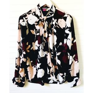 Vince Camuto Floral Wrap The Neck Blouse Top EUC